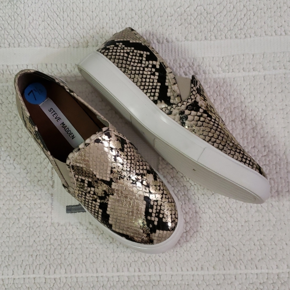 STEVE MADDEN SNEAKERS